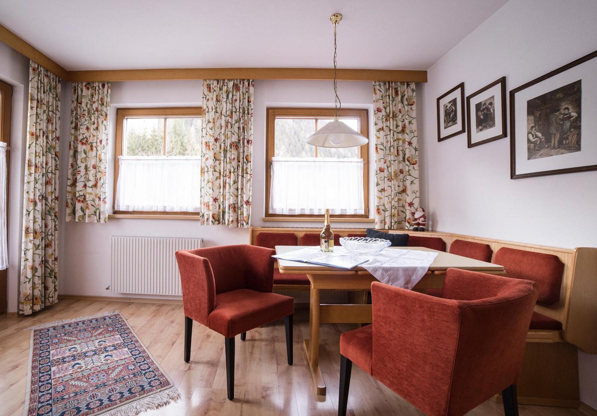 Alberts Bellevue Appartements Nauders Værelse billede
